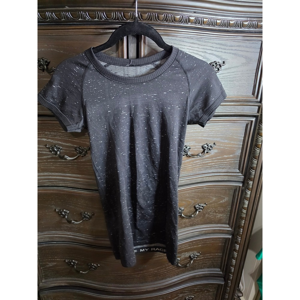Lululemon Swiftly Tech Short Sleeve Crew Black White Space Dye Size 4
